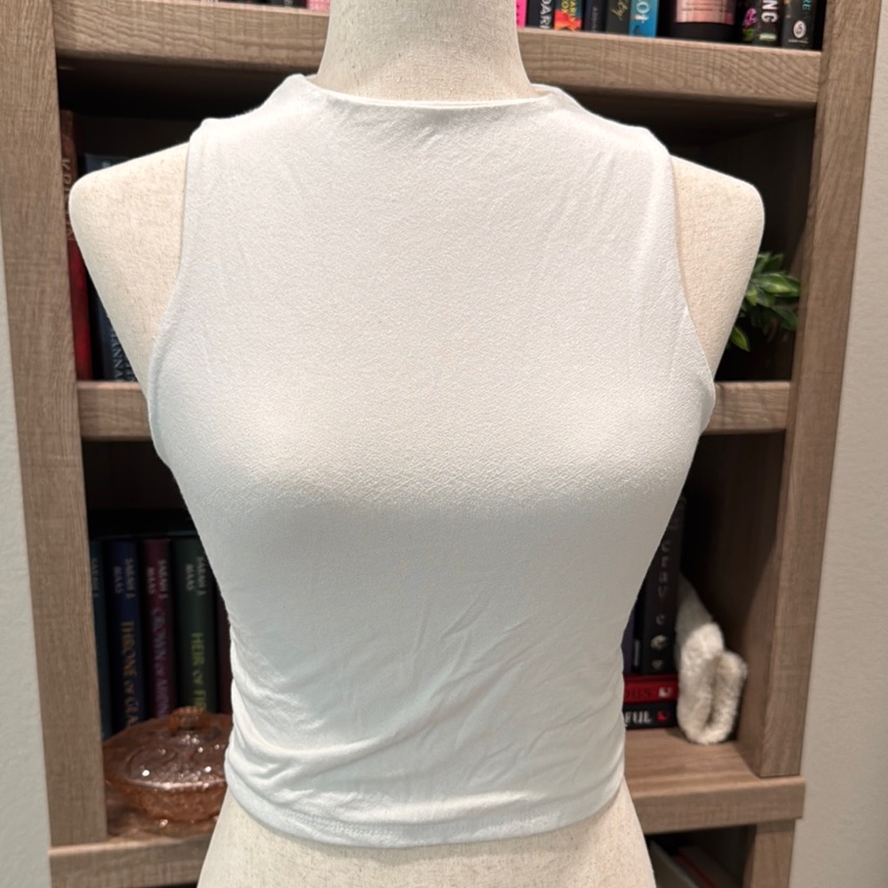 White Fitted Sleeveless Crop Tank